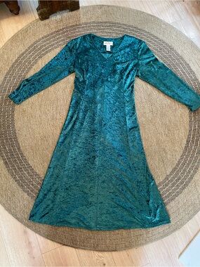 vintage emerald green crushed velvet long sleeve dress corset tie back v-neck